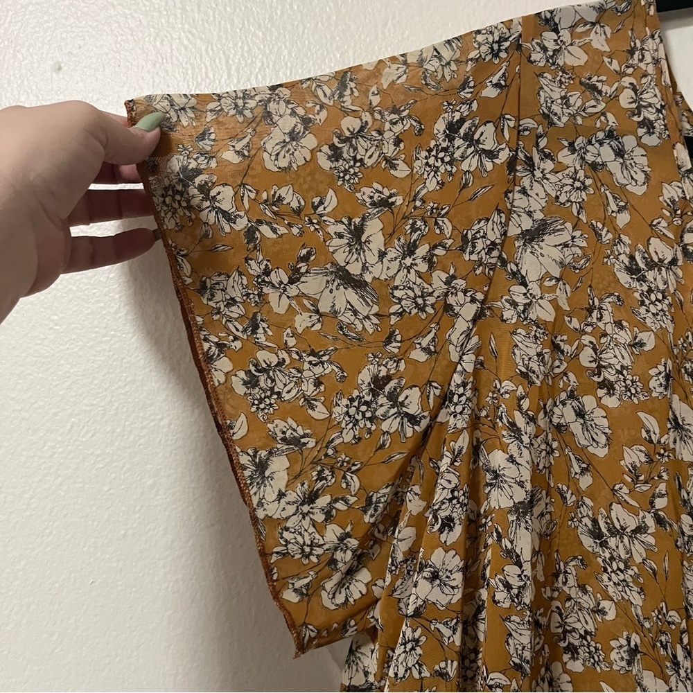 NWT Torrid Mustard Floral Tunic Top flutter sleeve Lace detail Plus Size 3x boho - Picture 4 of 6